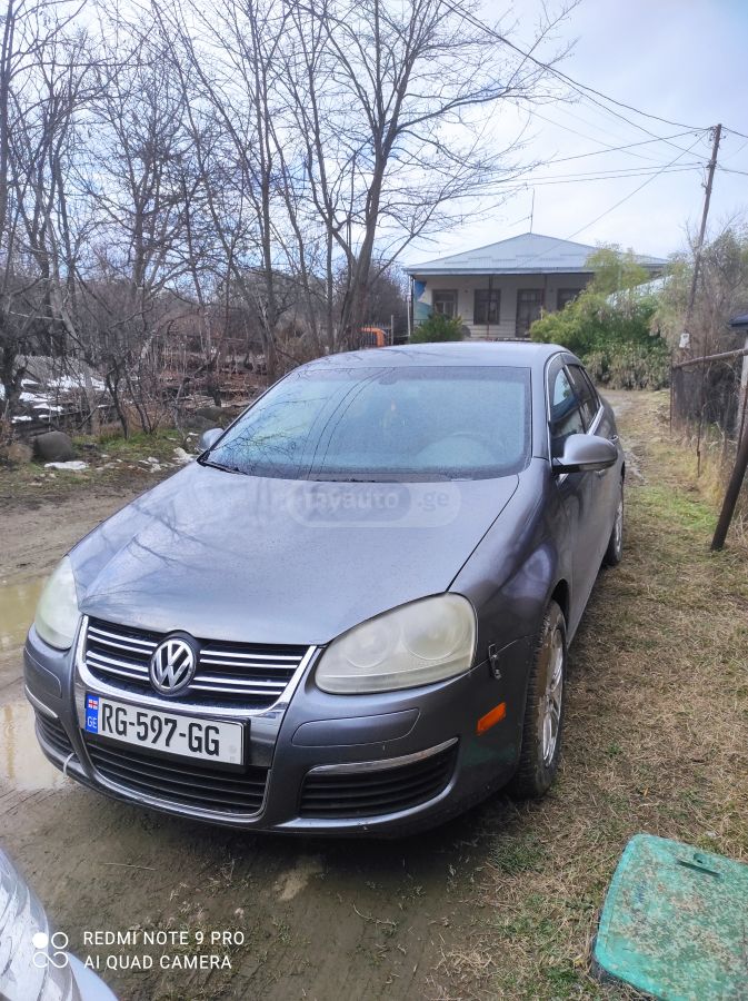 Volkswagen Jetta 2004 — photo 2