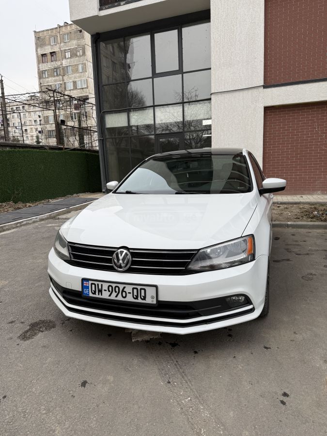 Volkswagen Jetta 2016 — photo 2