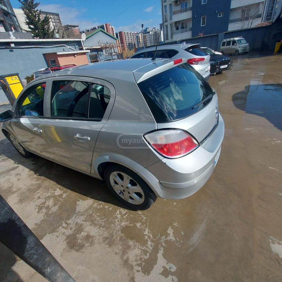 Opel Astra 2005 — photo 2