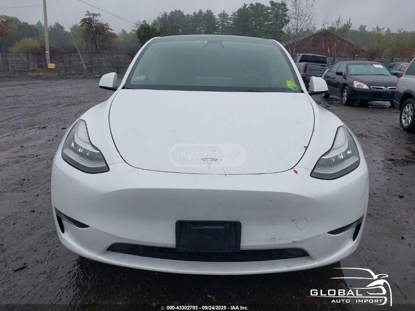 Tesla Model Y 2022 — photo 2