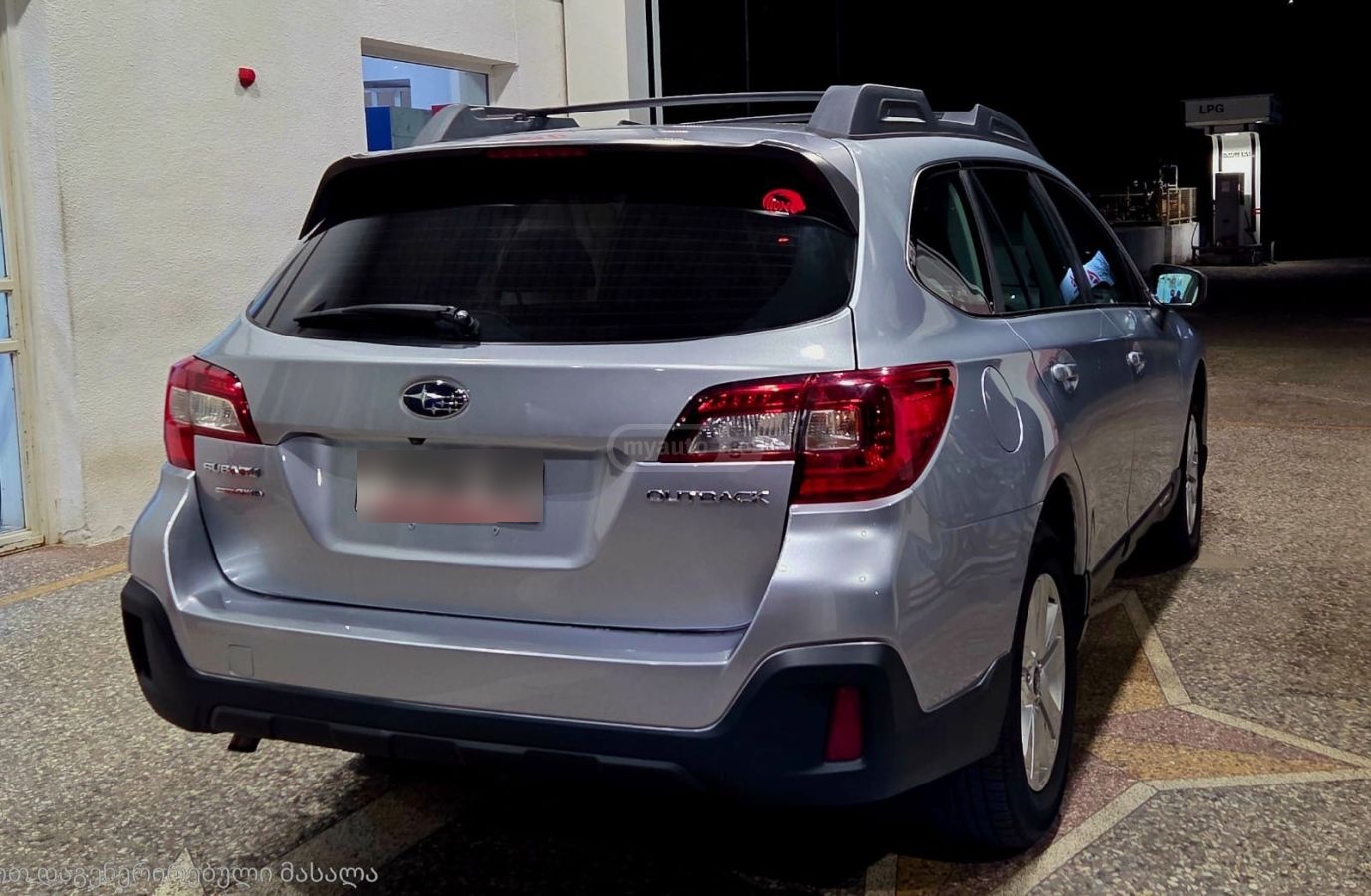 Subaru Outback 2018 — photo 2