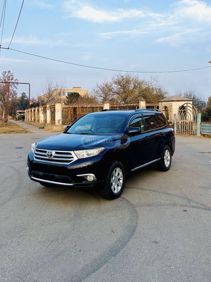 Toyota Highlander 2013 — photo 2