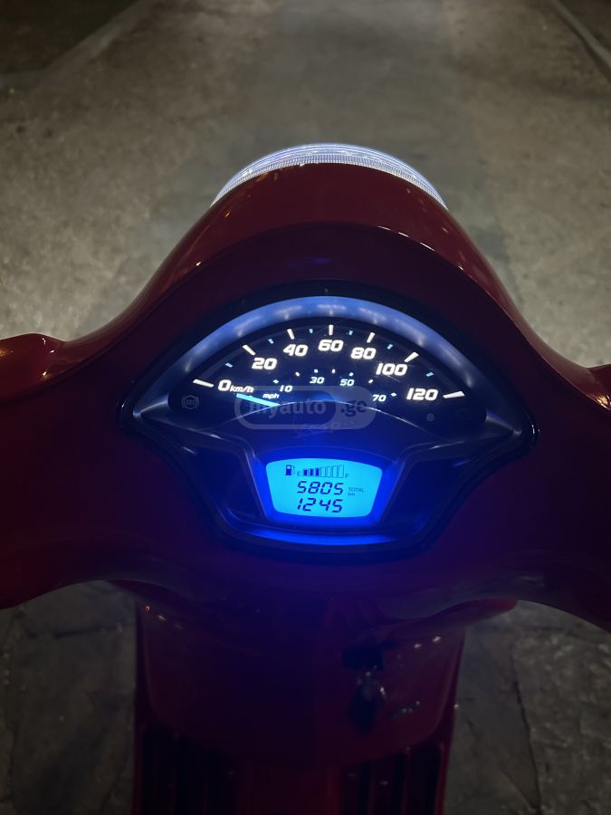 Vespa 6017 2025 — photo 2