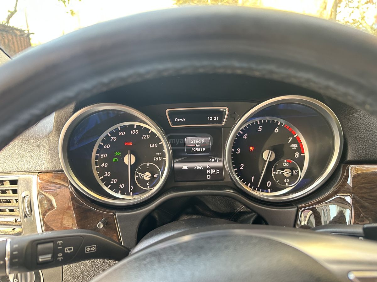 Mercedes-Benz ML 350 2013 — photo 2
