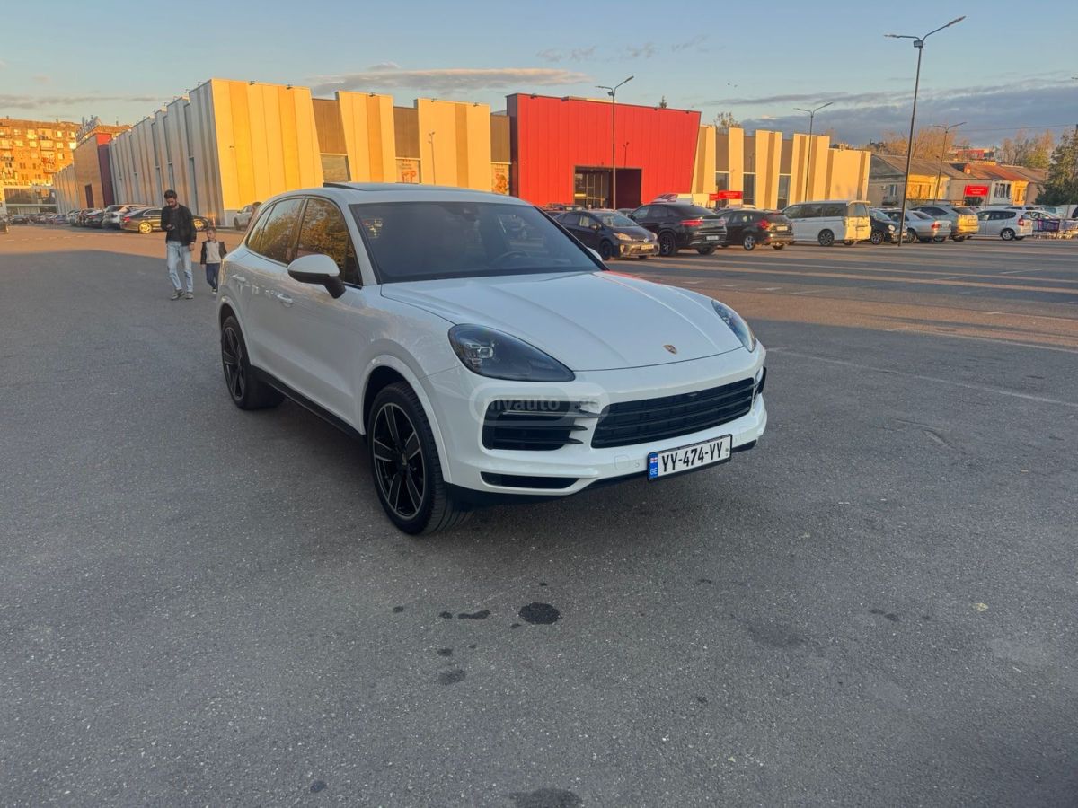 Porsche Cayenne 2019 — photo 2