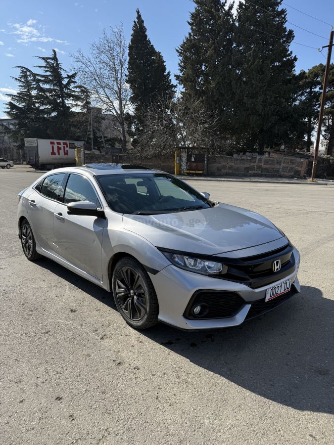 Honda Civic 2018 — photo 2
