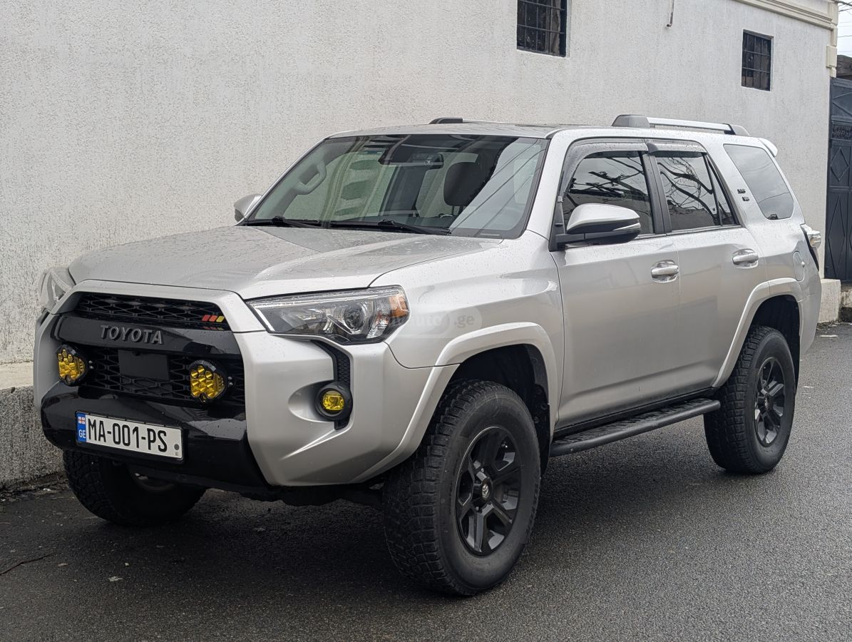 Toyota 4Runner 2021 — photo 2