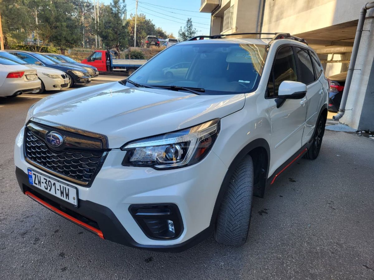Subaru Forester 2019 — photo 2