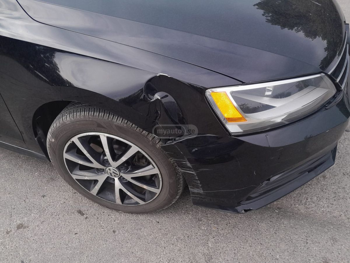 Volkswagen Jetta 2015 — photo 2