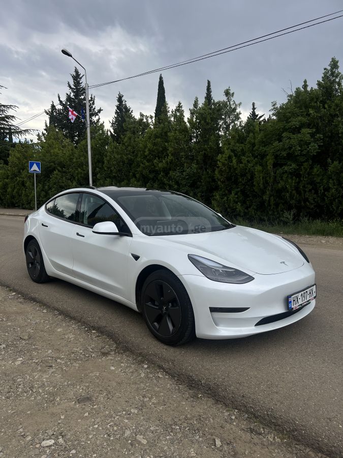Tesla Model 3 2023 — photo 2