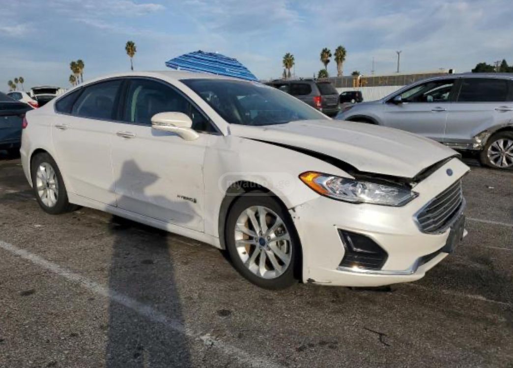 Ford Fusion 2019 — photo 2