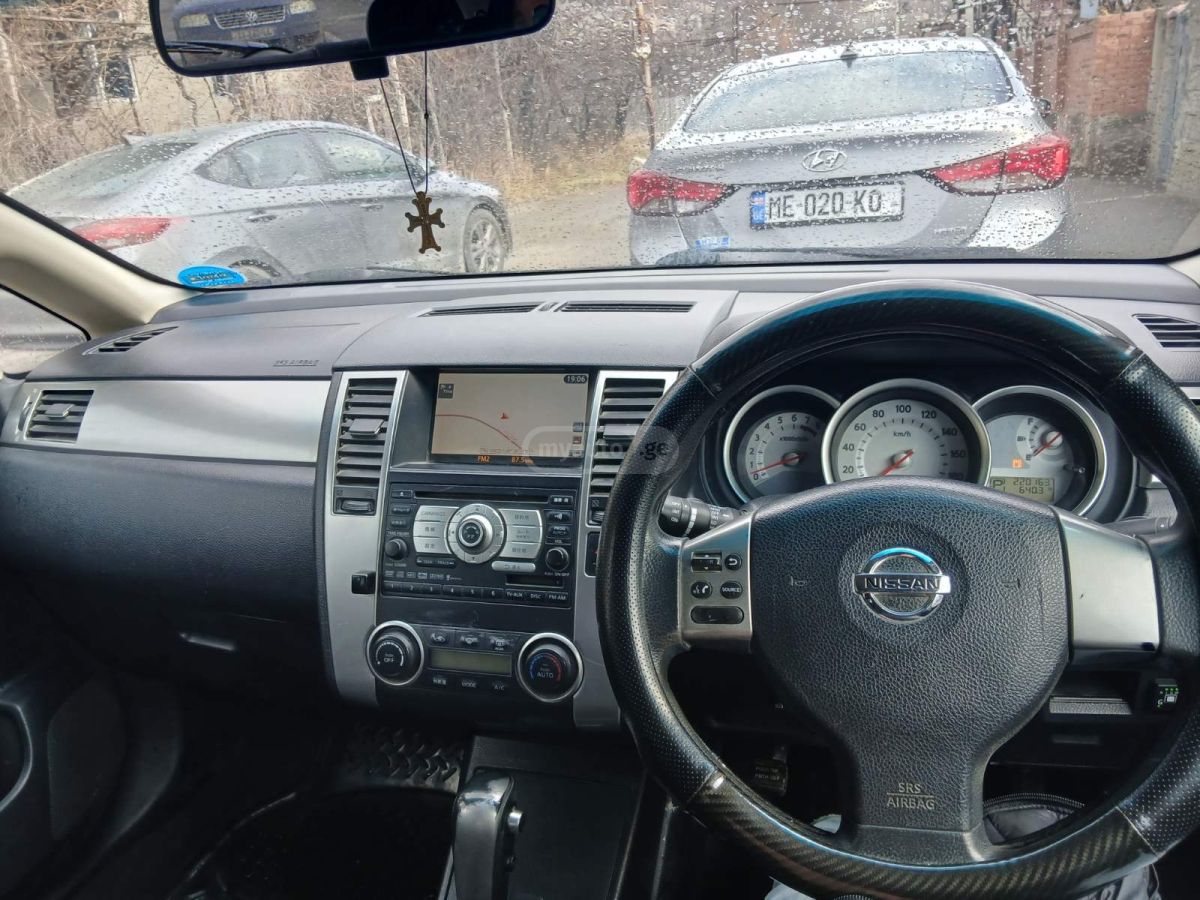 Nissan Tiida 2008 — photo 2