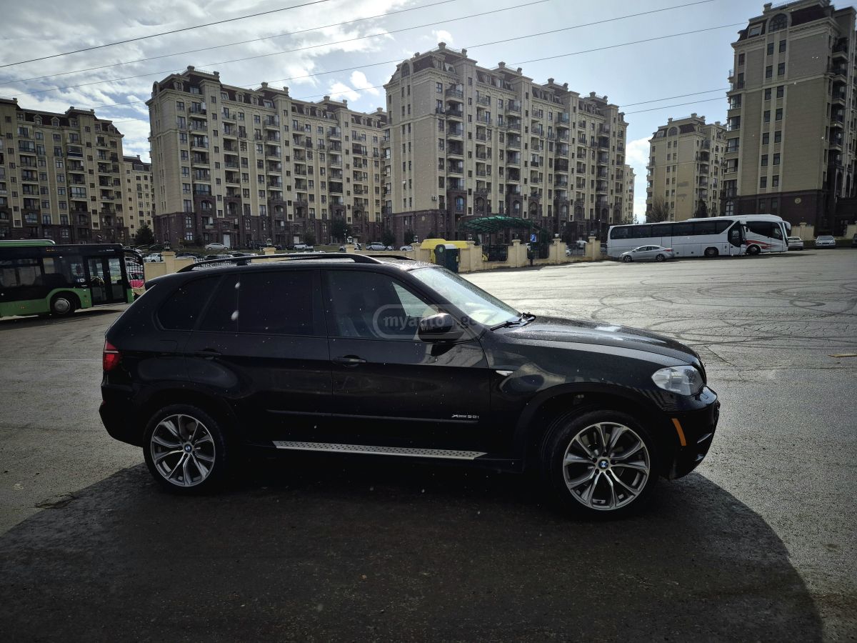 BMW X5 2012 — photo 2