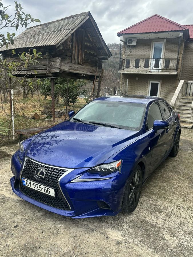 Lexus IS 200 2015 — photo 2