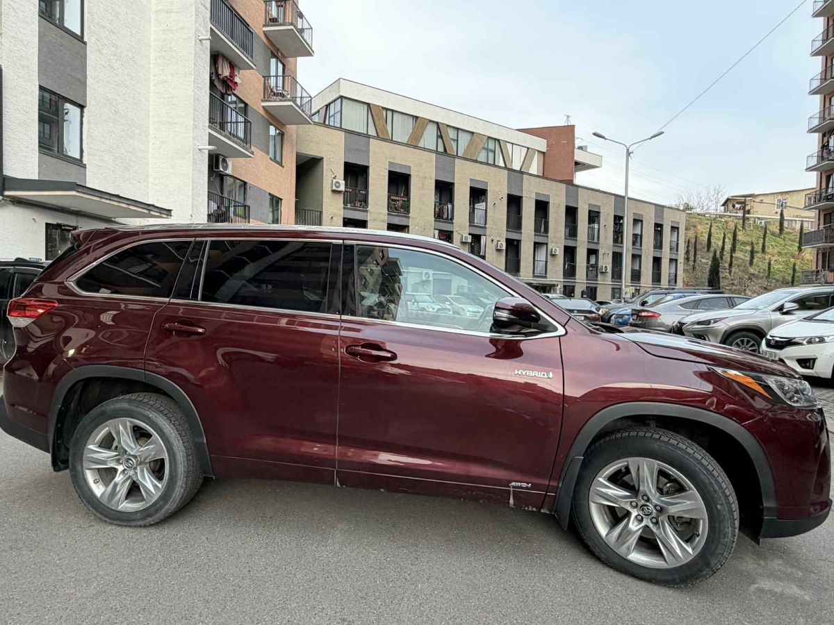 Toyota Highlander 2019 — photo 2