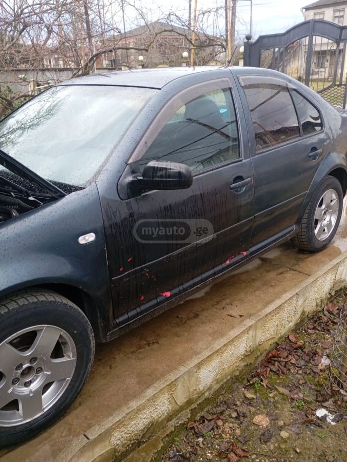 Volkswagen Jetta 2002 — photo 2