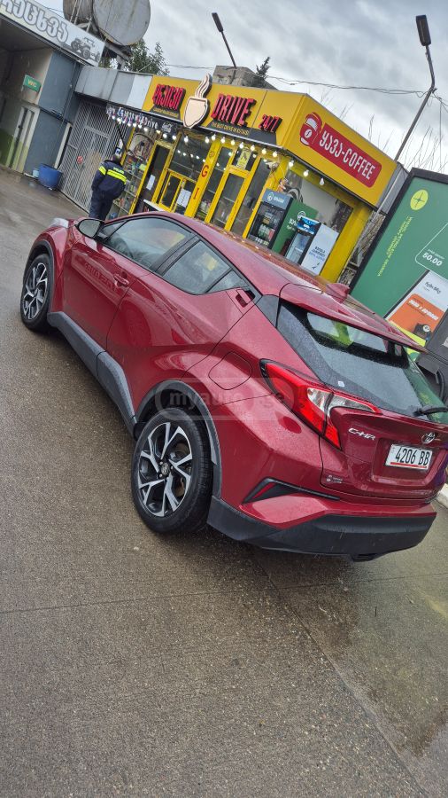 Toyota CHR 2019 — photo 2