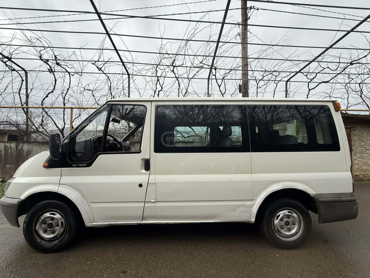 Ford Transit 2005 — photo 2