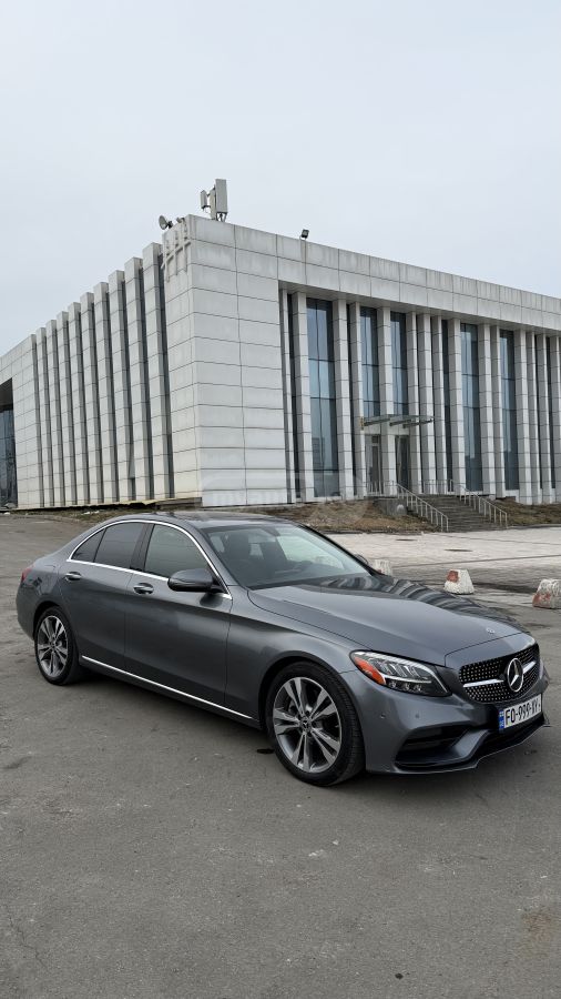 Mercedes-Benz C 300 2019 — photo 2