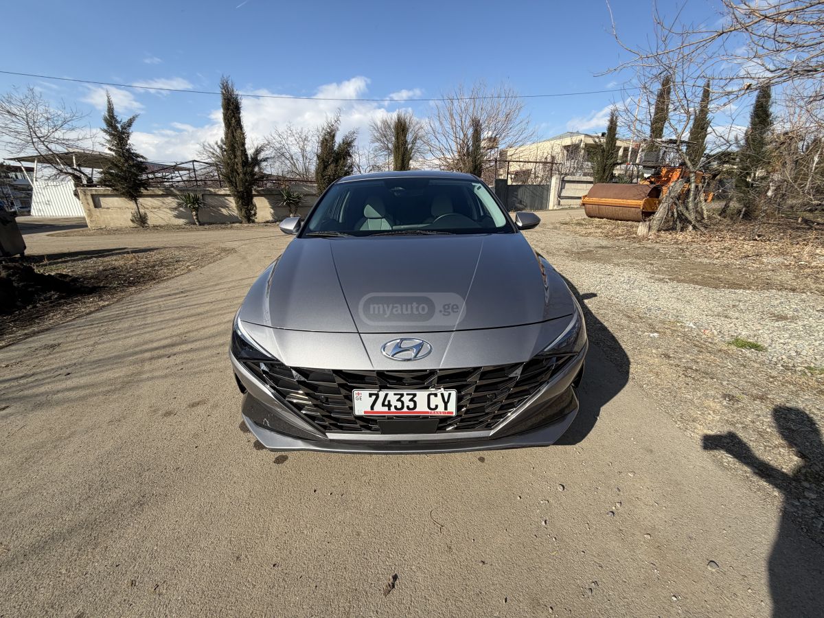 Hyundai Elantra 2022 — photo 2