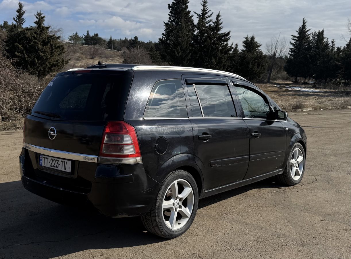 Opel Zafira 2008 — photo 2