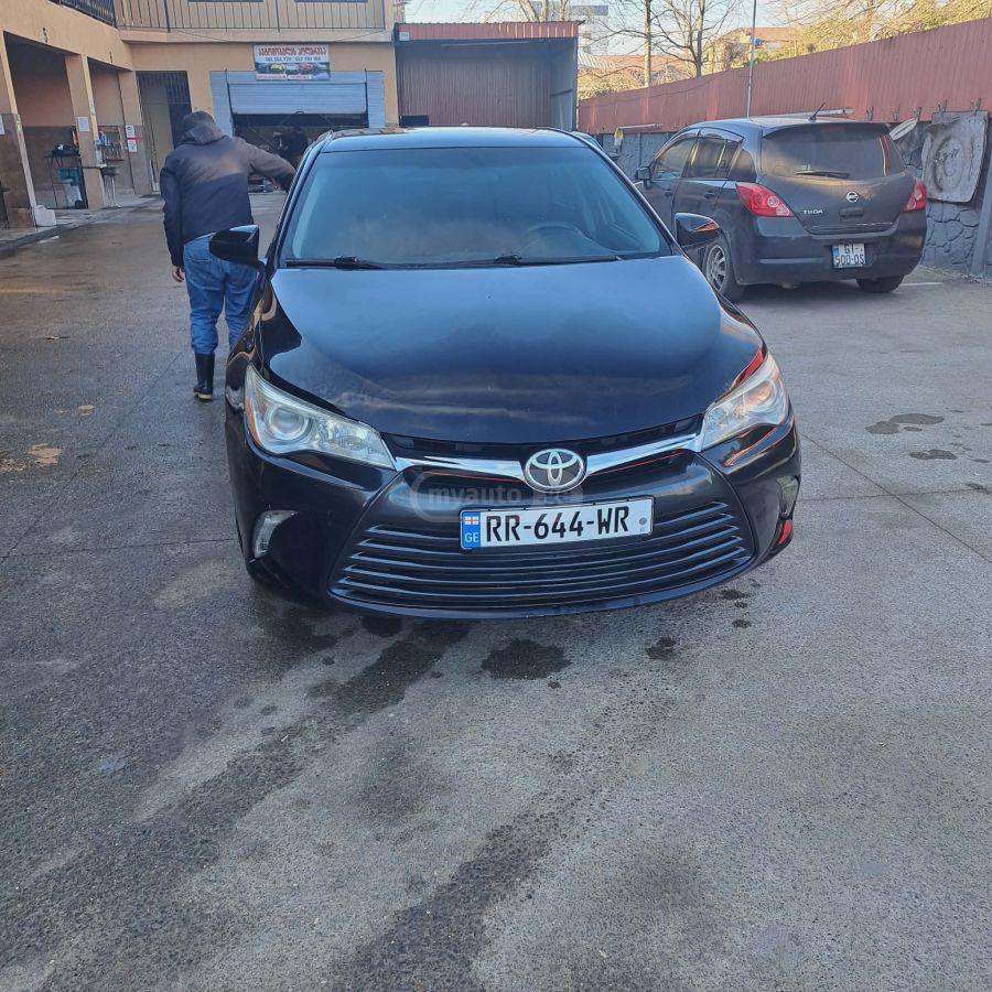 Toyota Camry 2016 — photo 2