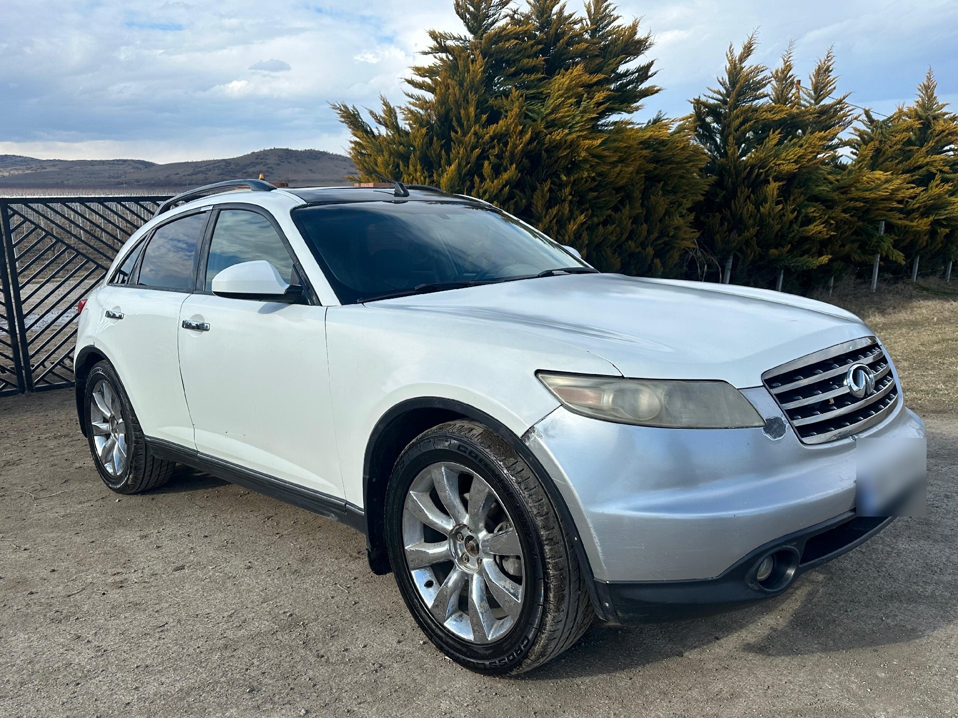 Infiniti FX35 2004 — photo 2