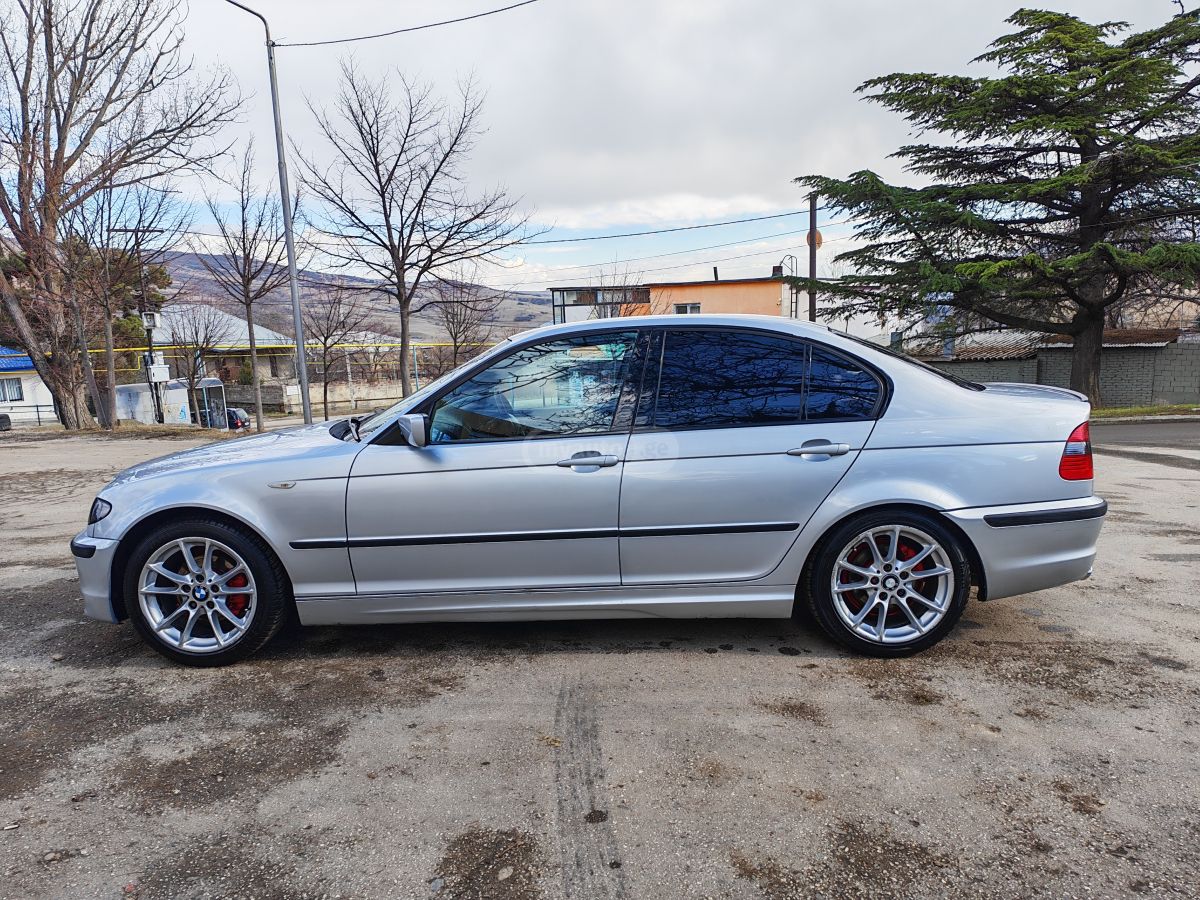 BMW 318 2002 — photo 2