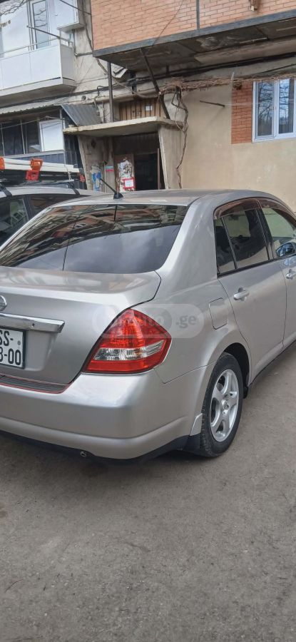 Nissan Tiida 2005 — photo 2
