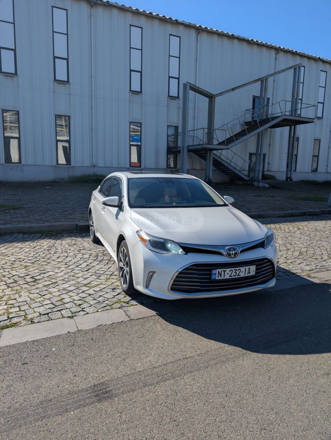 Toyota Avalon 2017 — photo 2
