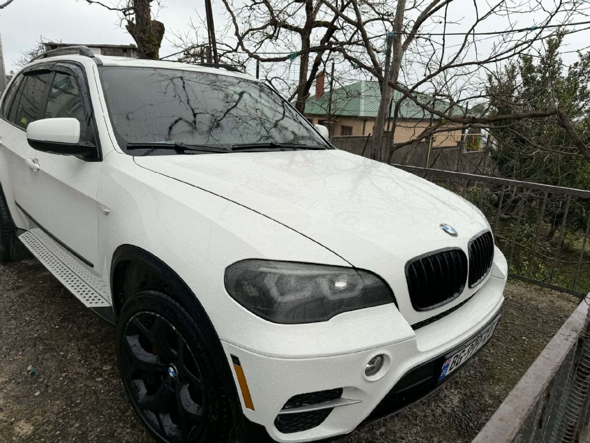 BMW X5 2011 — photo 2
