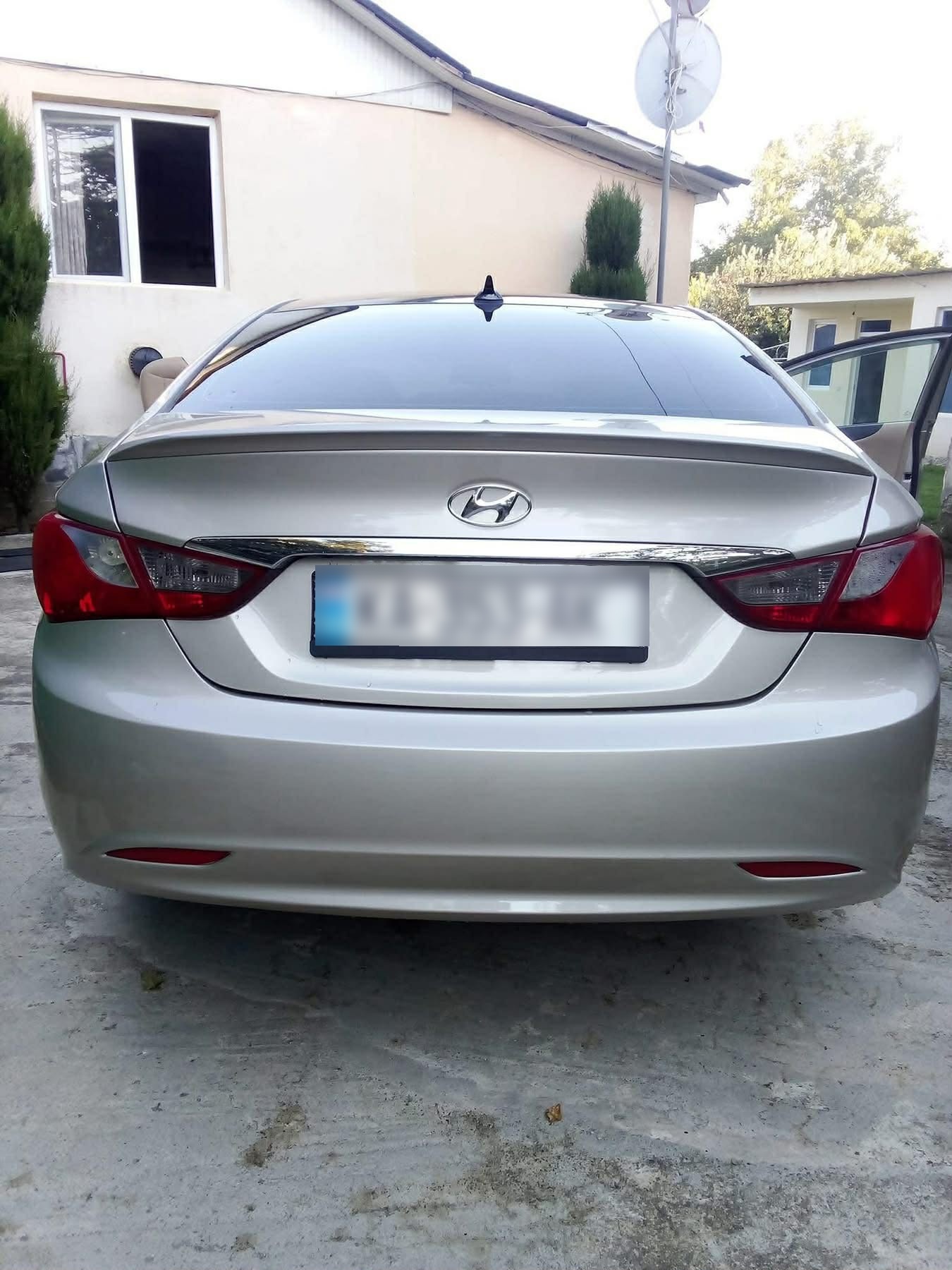 Hyundai Sonata 2011 — photo 2