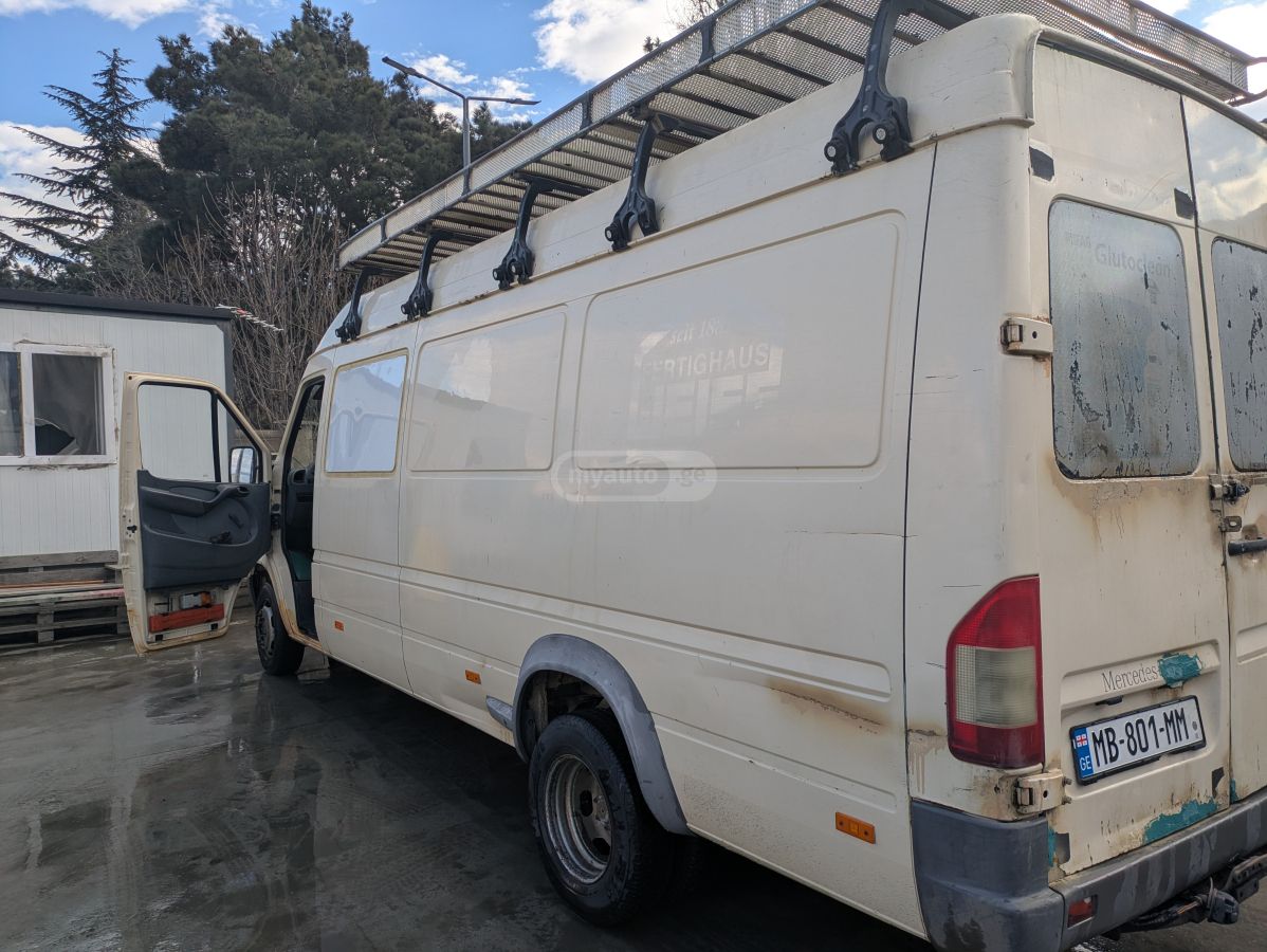 Mercedes-Benz Sprinter 2004 — photo 2