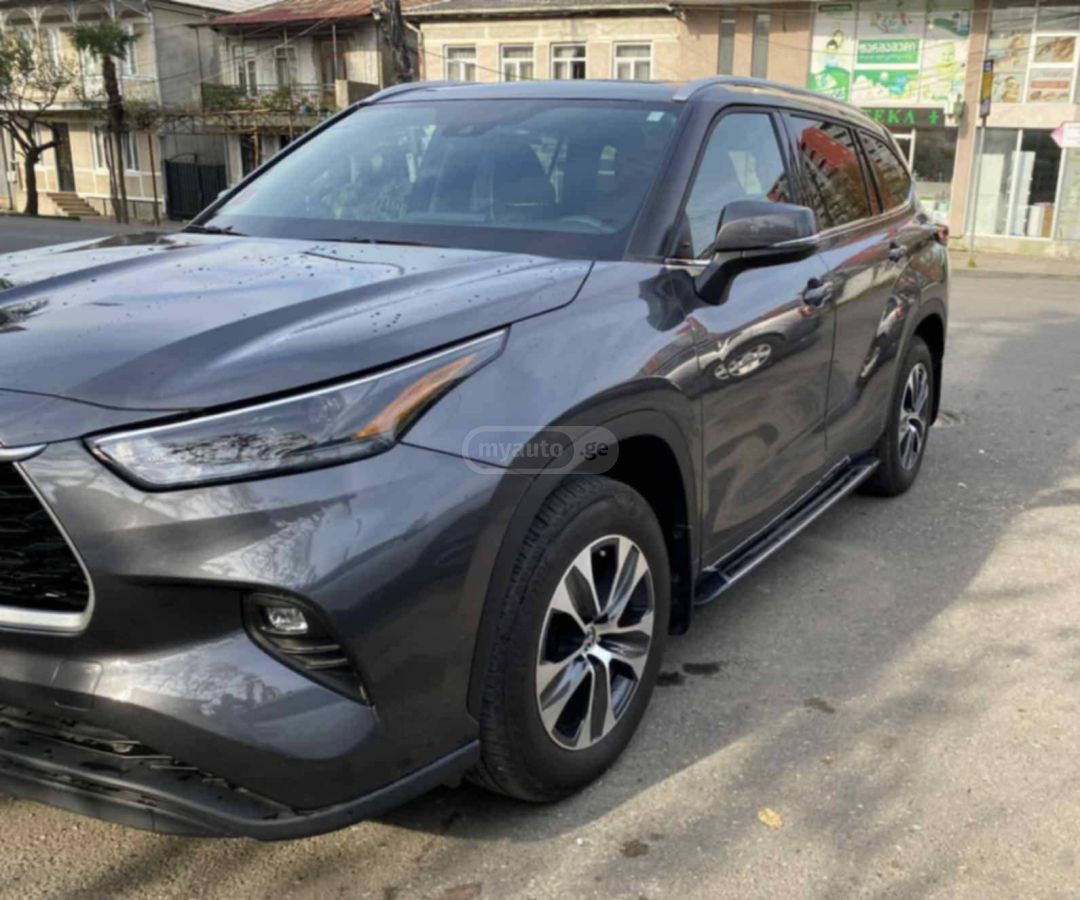 Toyota Highlander 2022 — photo 2