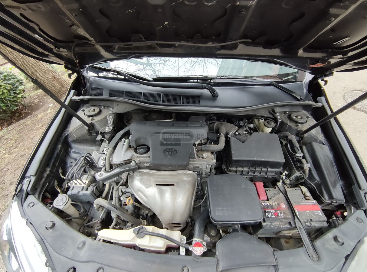 Toyota Camry 2015 — photo 2