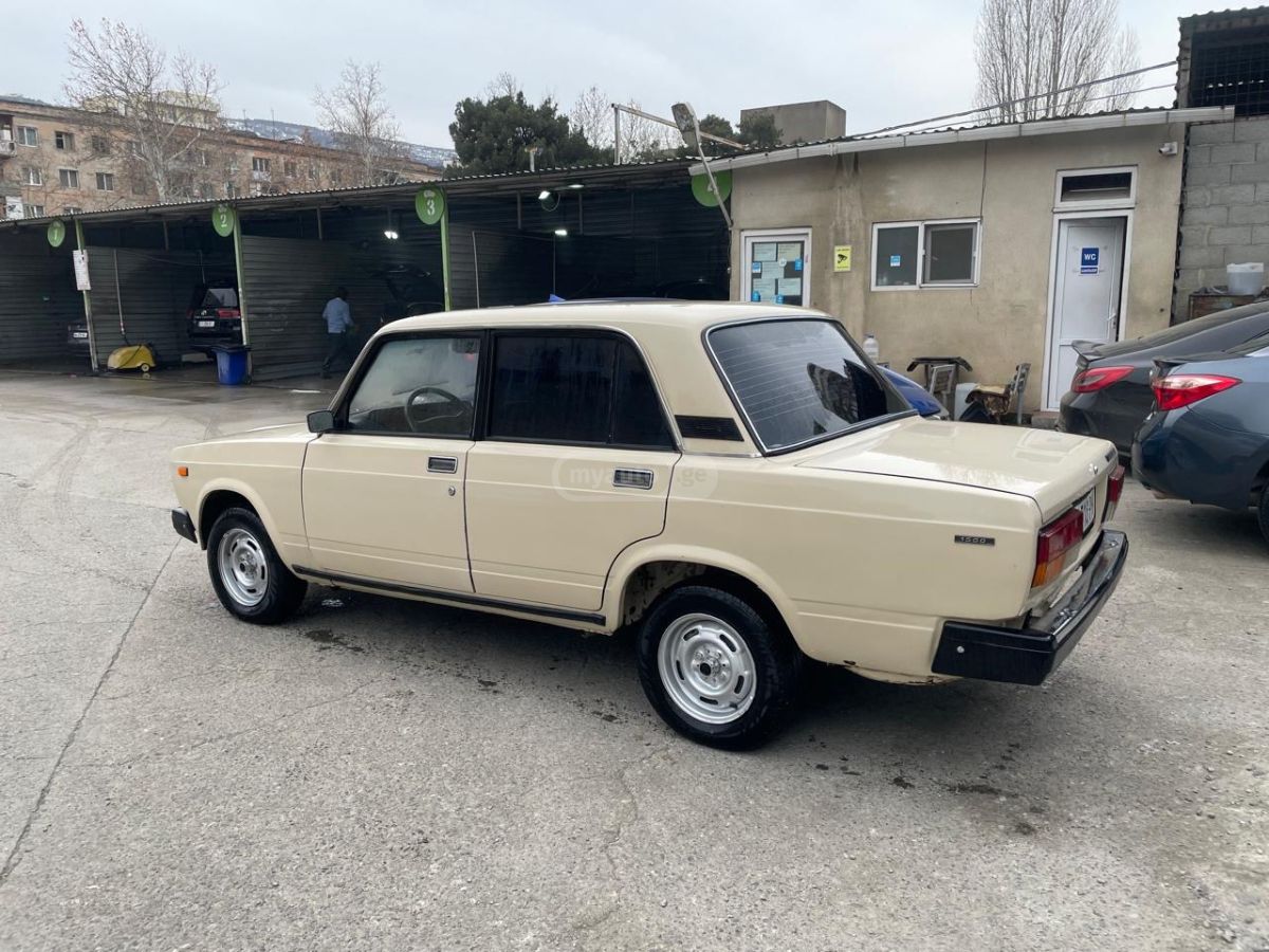 VAZ 2107 1988 — photo 2