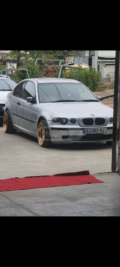 BMW 318 2003 — photo 2