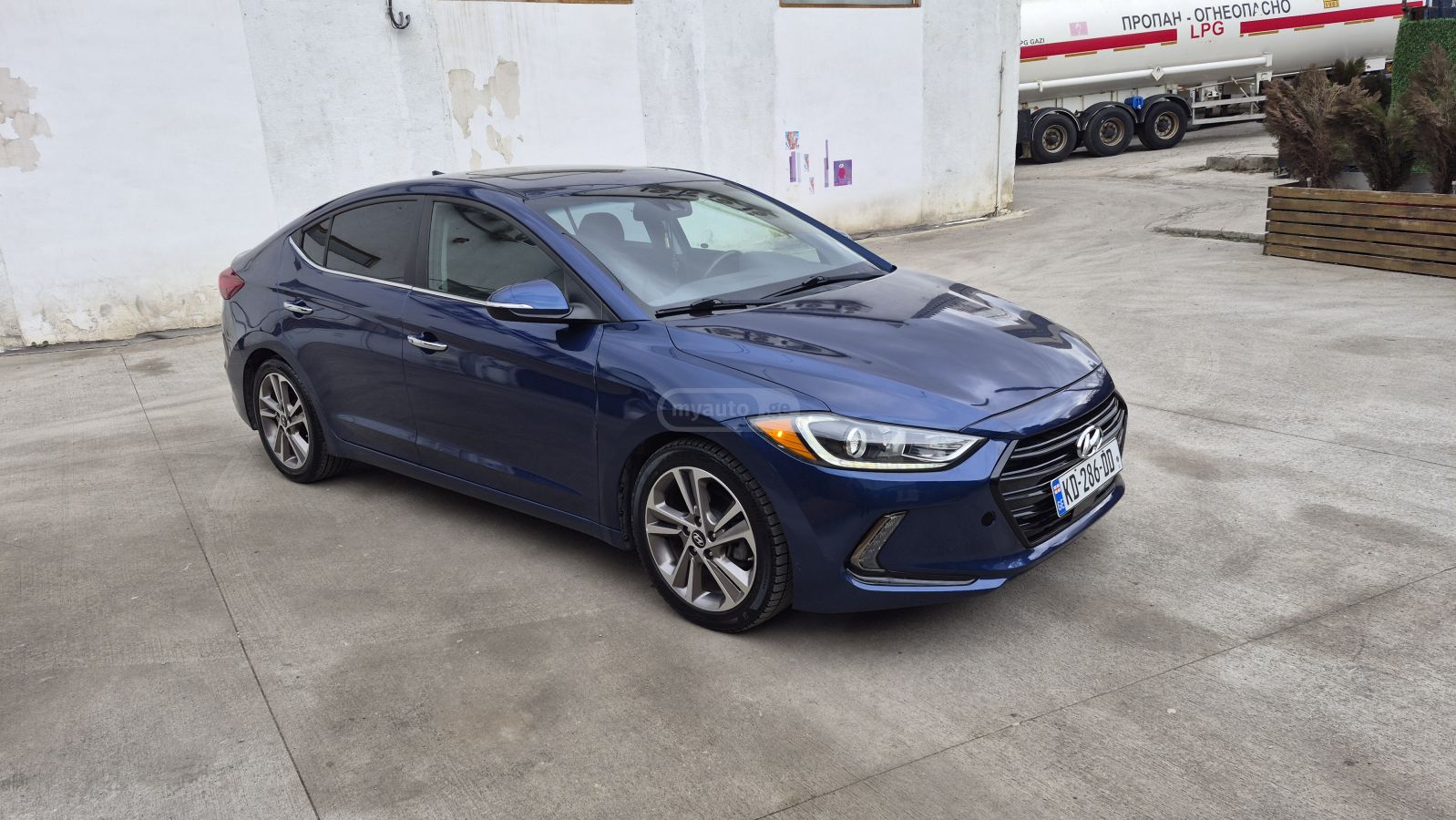 Hyundai Elantra 2018 — photo 2