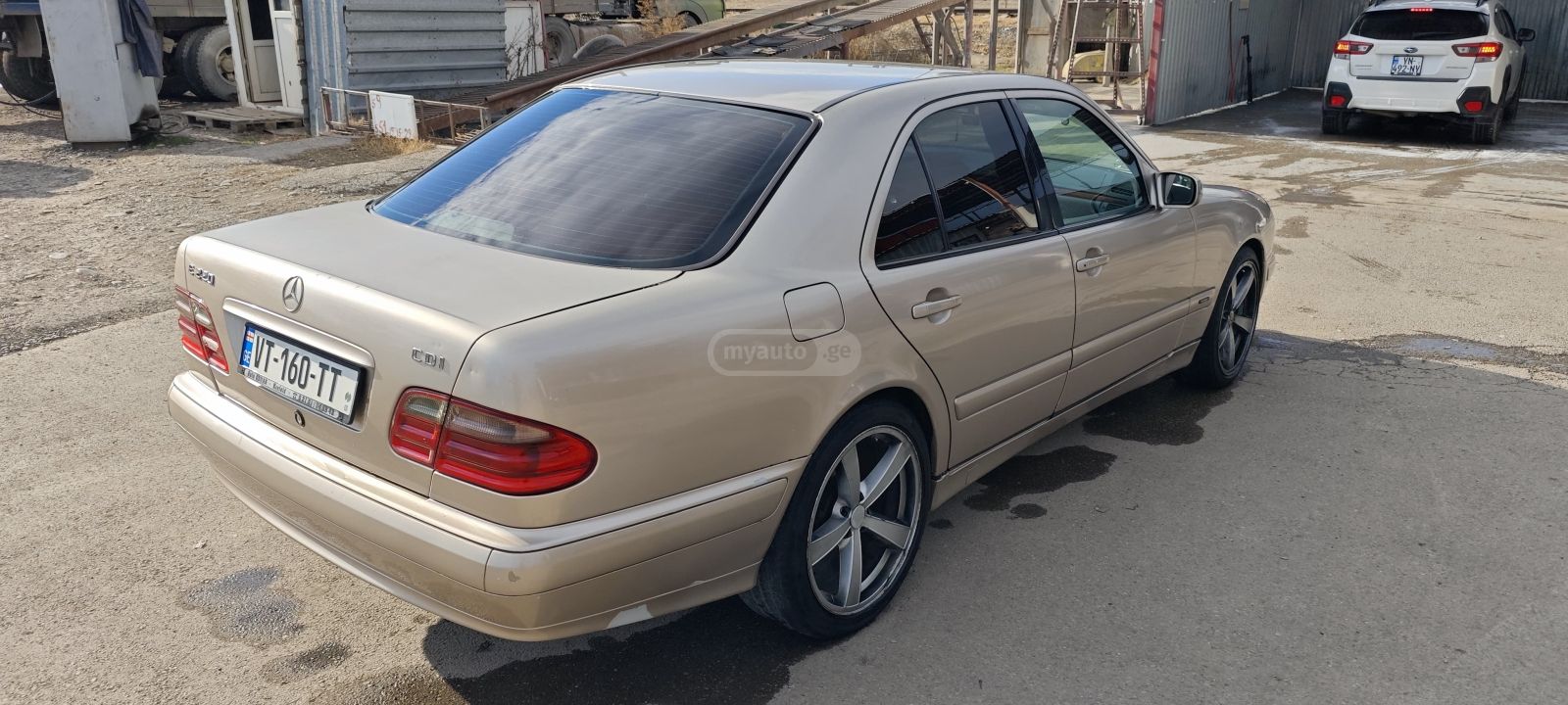Mercedes-Benz E 220 2000 — photo 2