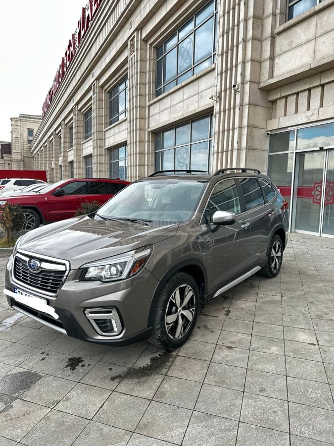 Subaru Forester 2019 — photo 2
