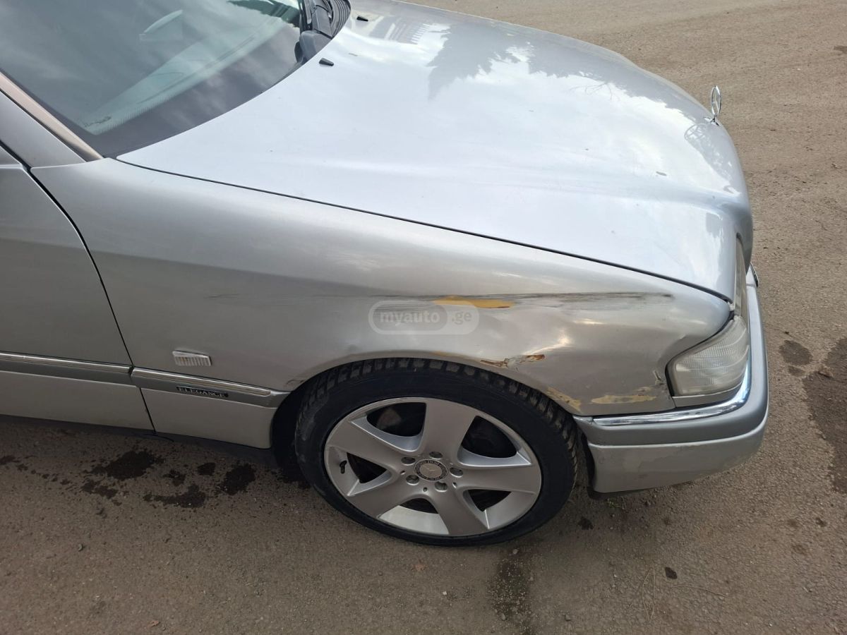 Mercedes-Benz C 250 1995 — photo 2