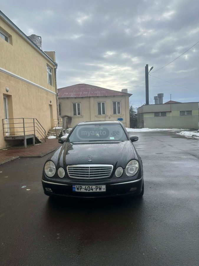 Mercedes-Benz E 320
