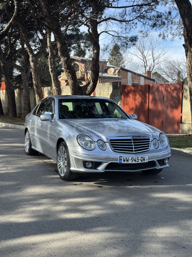 Mercedes-Benz E 350 2007 — photo 2