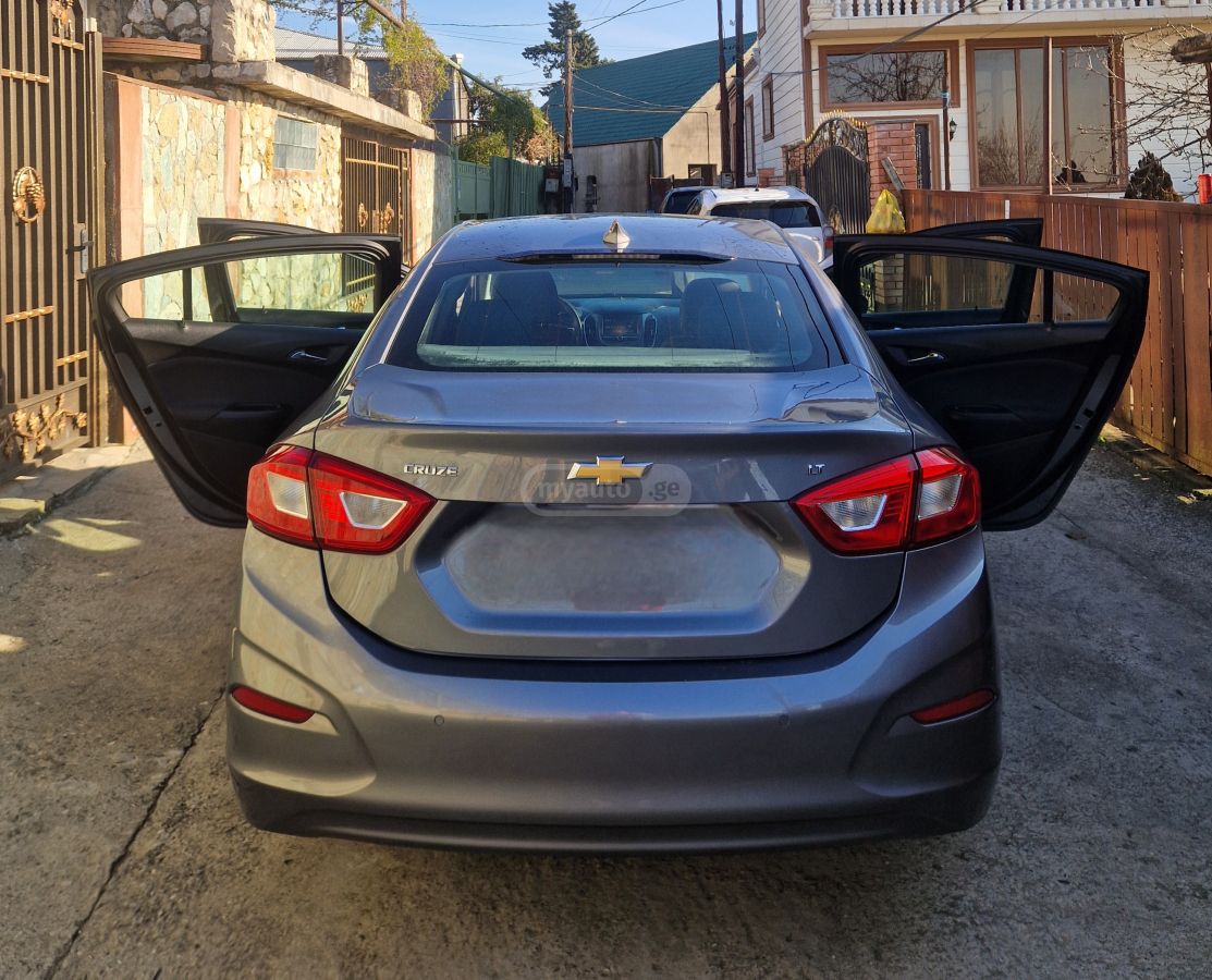 Chevrolet Cruze 2017 — photo 2