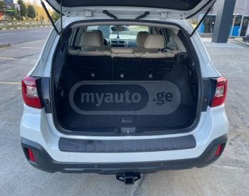 Subaru Outback 2018 — photo 2