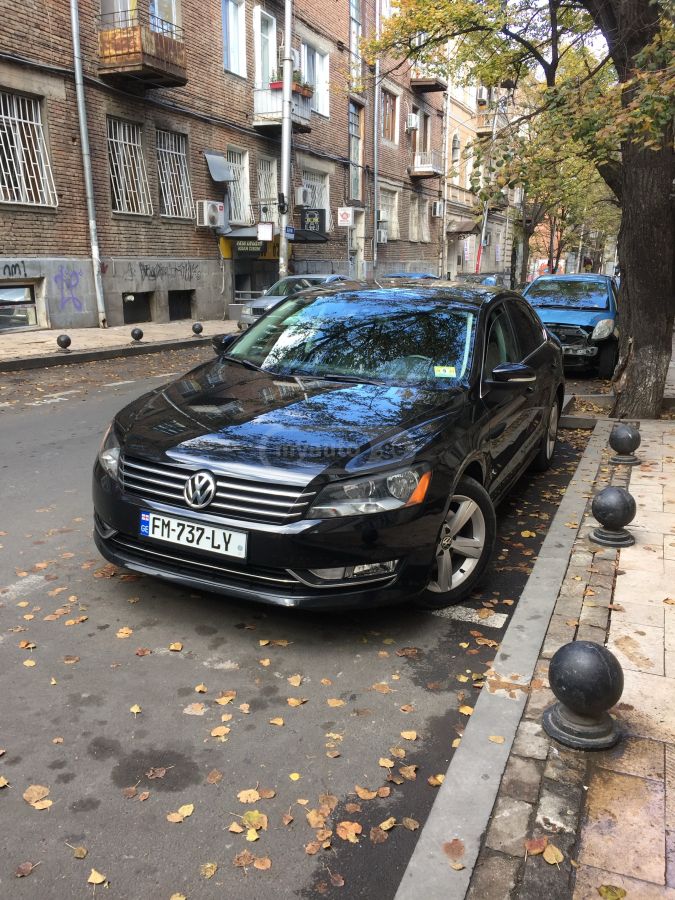 Volkswagen Passat 2012 — photo 2