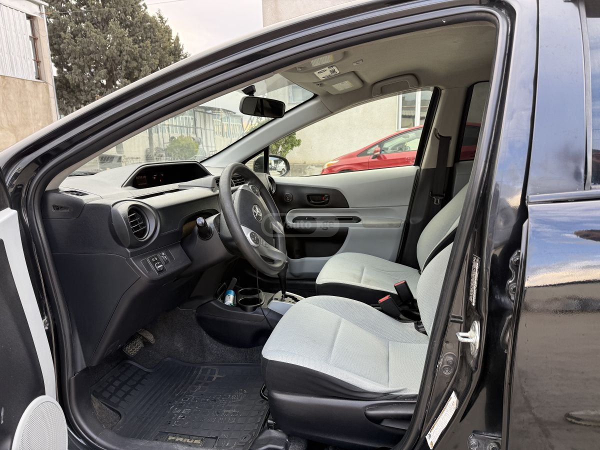Toyota Prius C