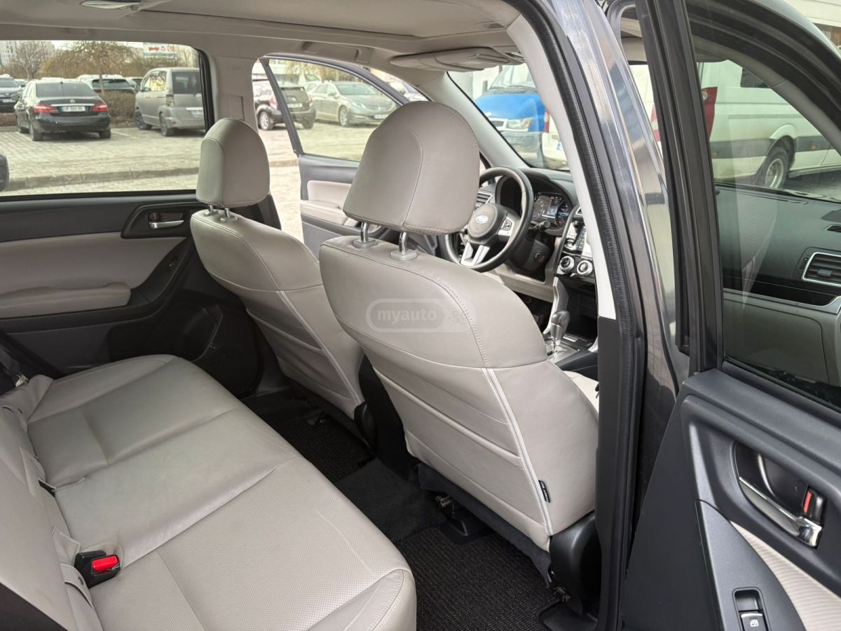 Subaru Forester 2016 — photo 2