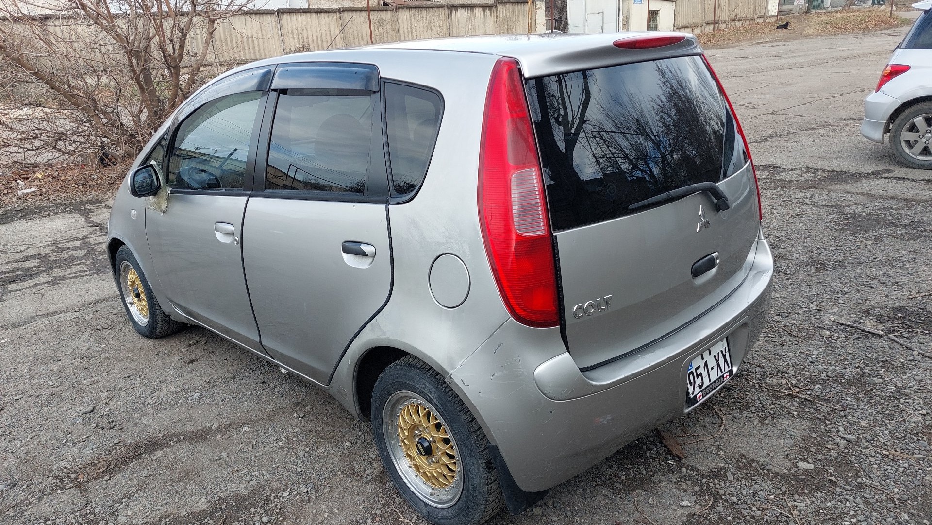 Mitsubishi Colt 2004 — photo 2