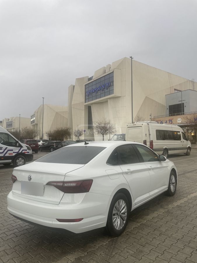 Volkswagen Jetta 2020 — photo 2